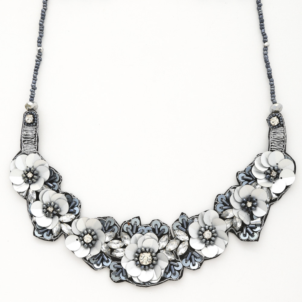 SEQUIN FLOWER BEADED NECKLACE