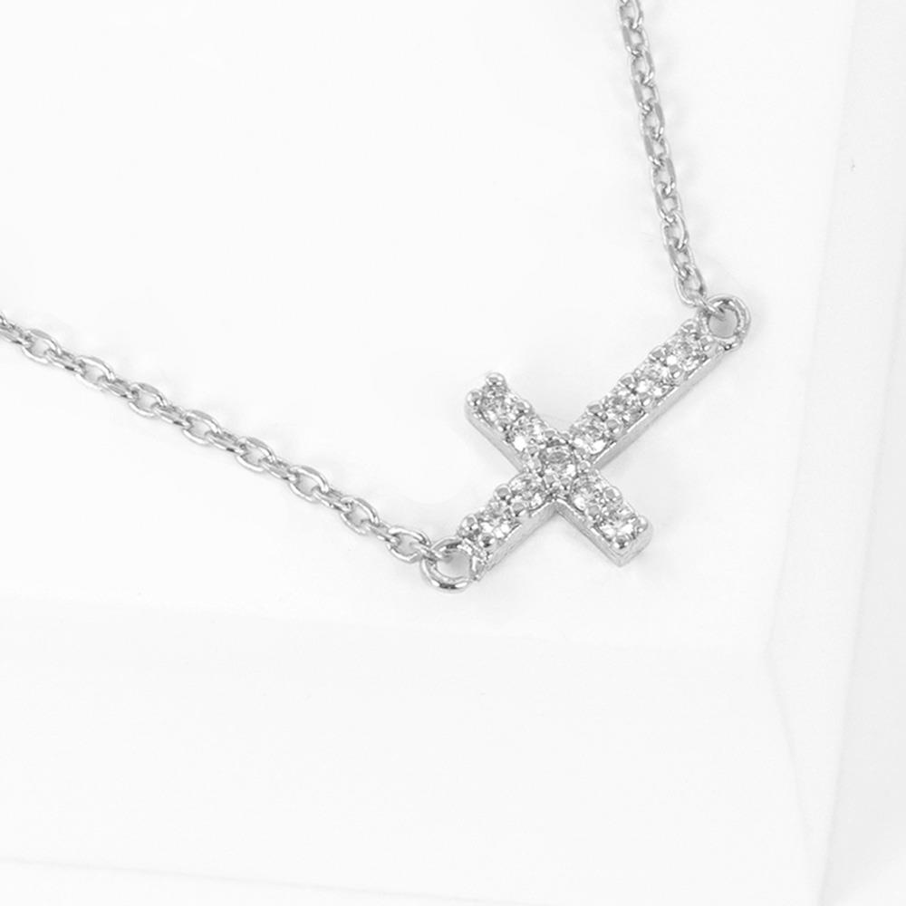 CROSS CRYSTAL NECKLACE