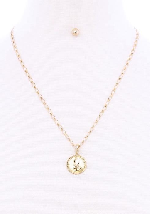 METAL PENDANT MULTI LAYERED CHAIN SHORT NECKLACE