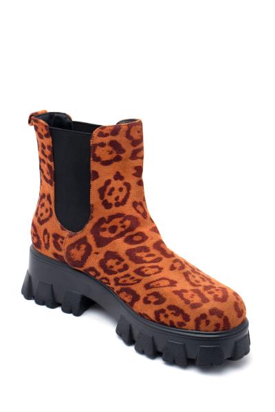 FASHION BOOTS 12 PAIRS