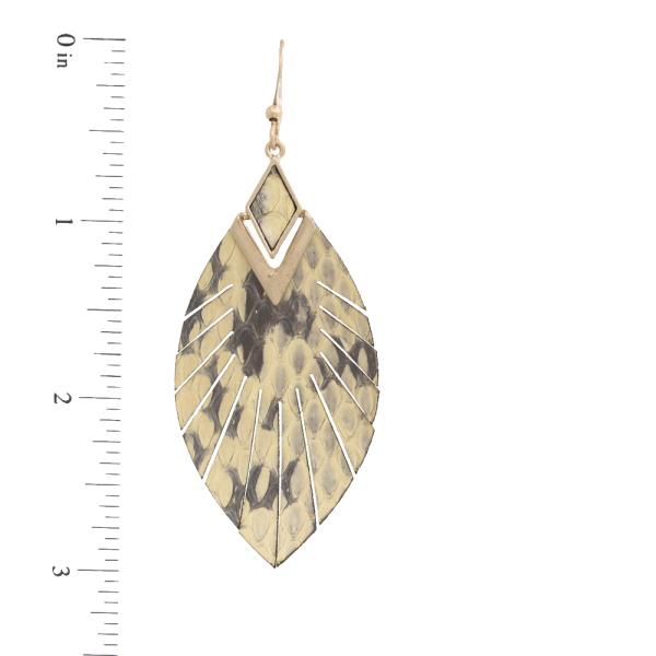 MARQUISE SNAKE PATTERN DANGLE EARRING