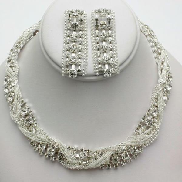 TWISTED RHINESTONE NECKLACE
