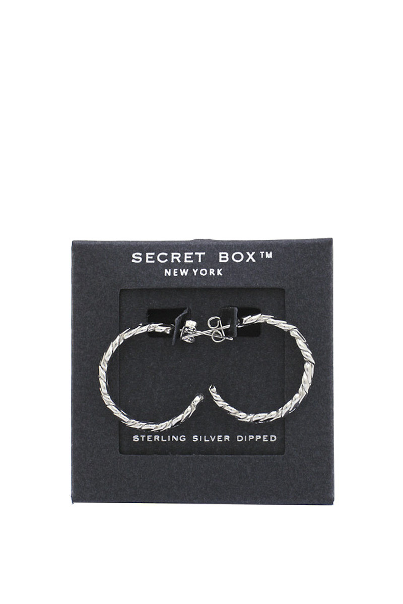 SECRET BOX TWISTED OPEN CIRCLE EARRING