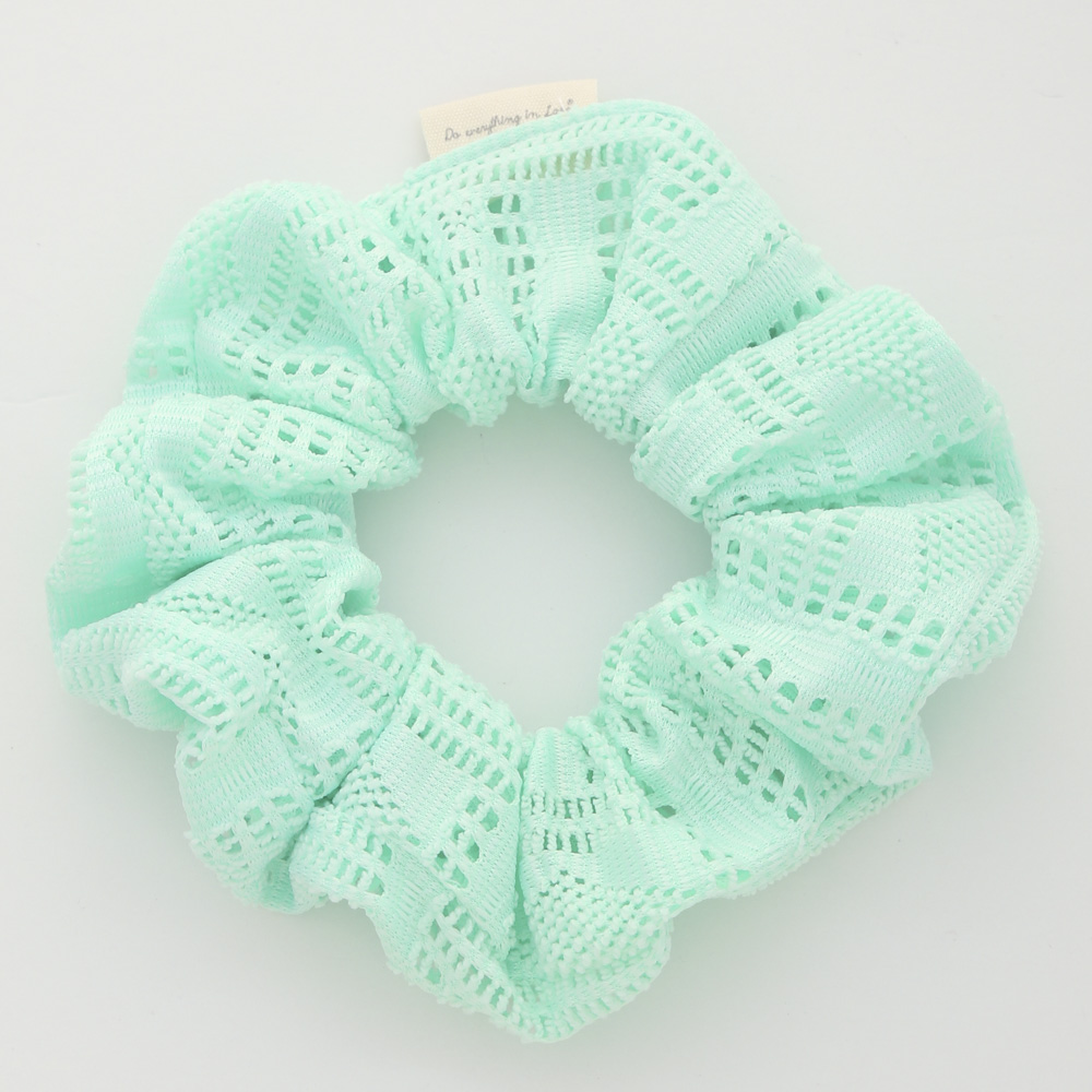 WOVEN PATTERN HAIR SCRUNCHIE