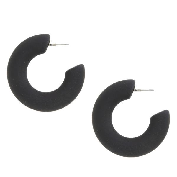 PIPE OPEN CIRCLE EARRING