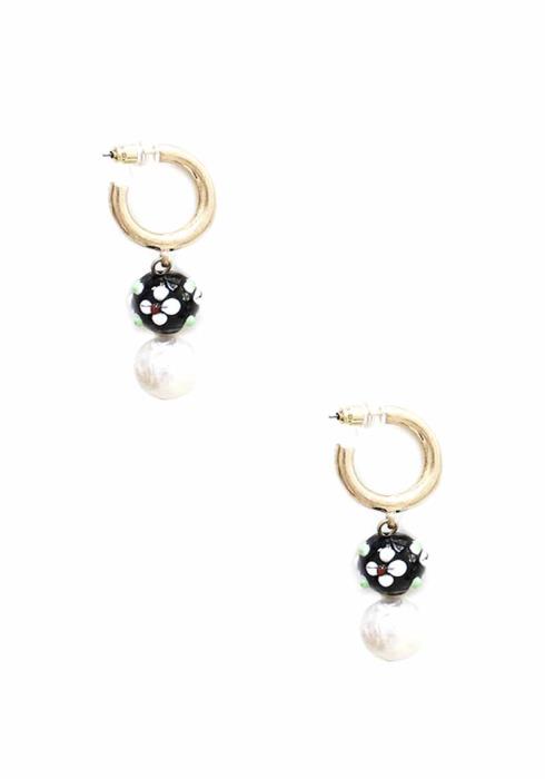METAL HOOP PEARL DANGLE EARRING
