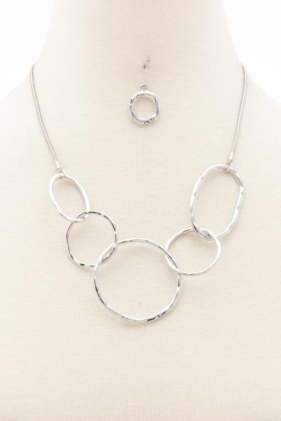 CIRCLE OVAL LINK NECKLACE