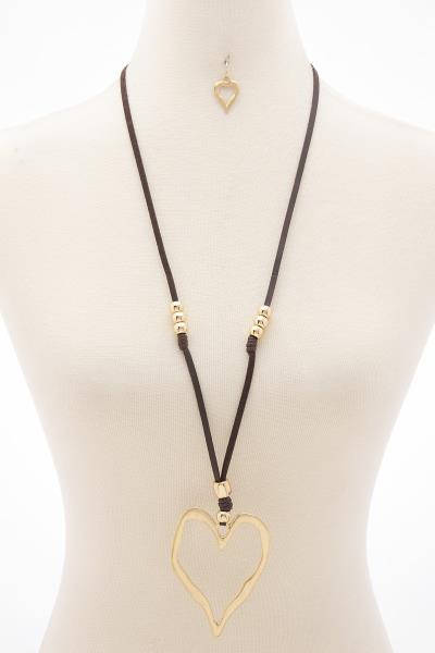 HEART PENDANT SUEDE NECKLACE