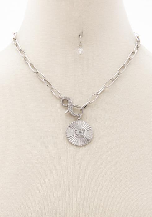 ROUND RHINESTONE CENTER RHINESTONE CLASP OVAL LINK NECKLACE