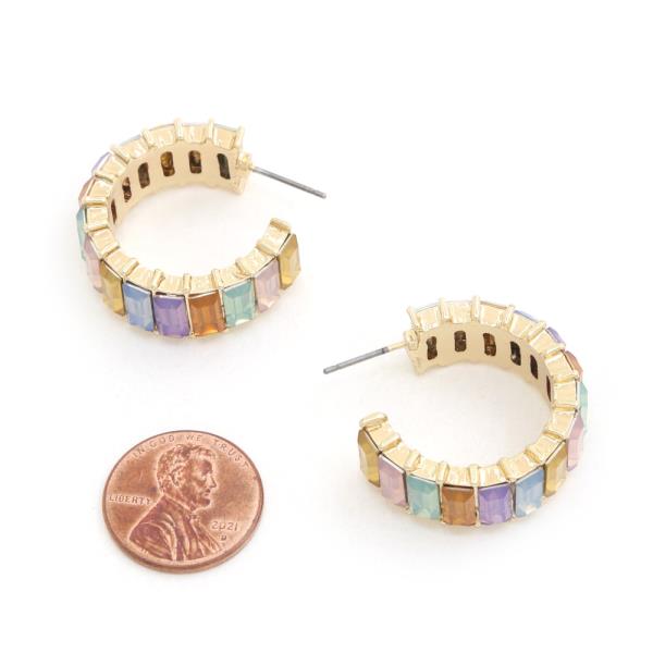 CRYSTAL STONE PATTERN OPEN CIRCLE EARRING