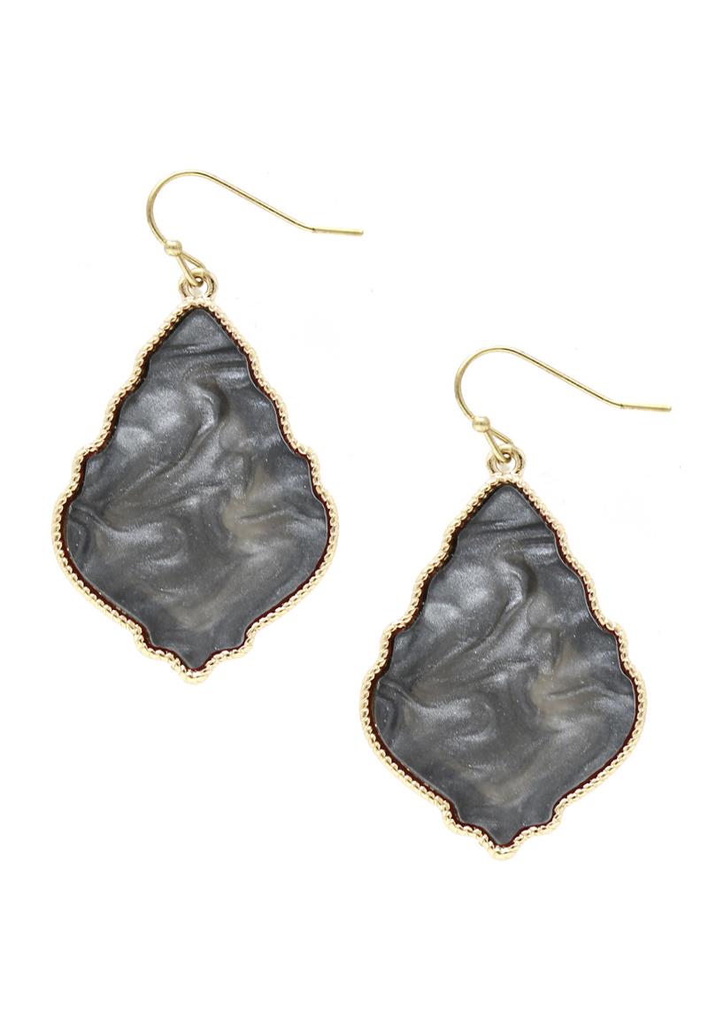 COLOR ELEGANT DANGLE EARRING