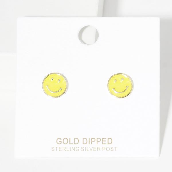 HAPPY FACE STUD EARRING