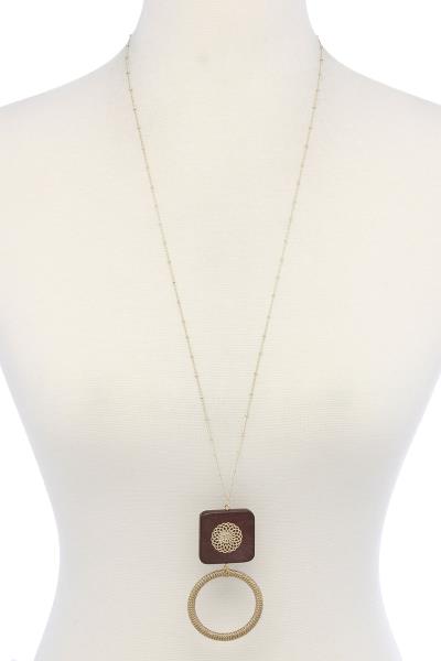 WOODEN SQUARE THREAD WRAPPED CIRLCE PENDANT NECKLACE