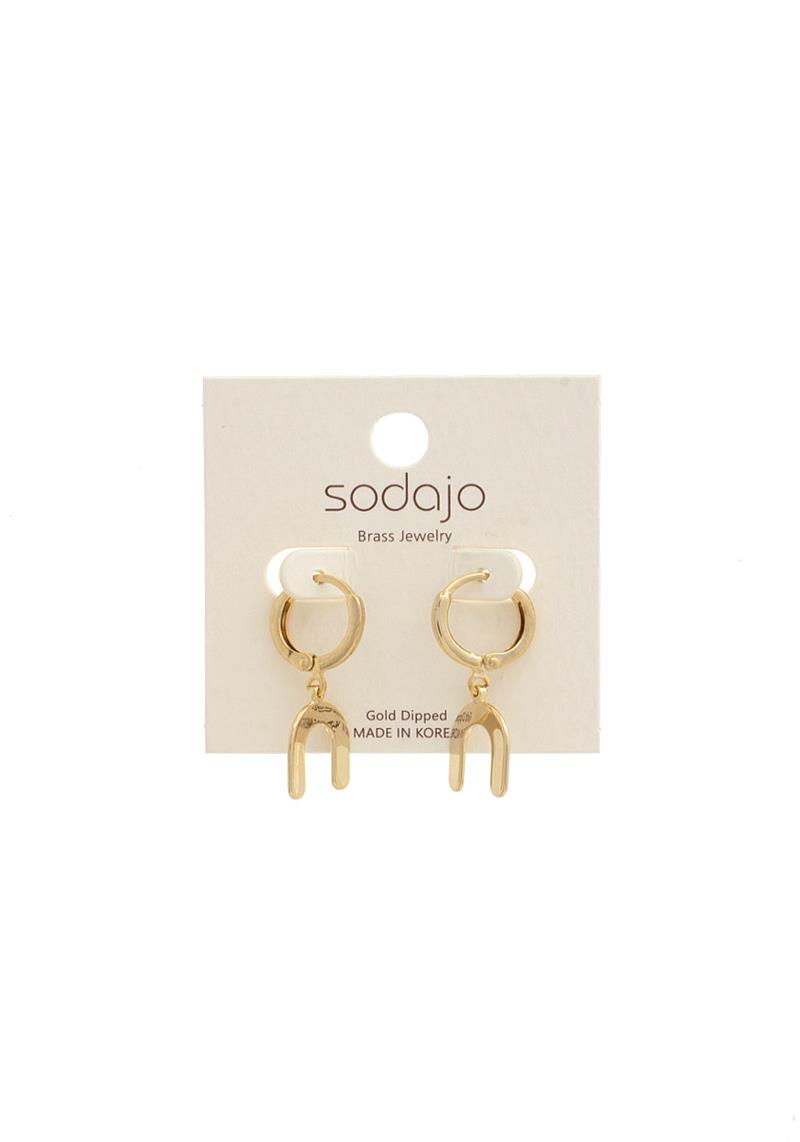 SODAJO U SHAPE HUGGIE EARRING
