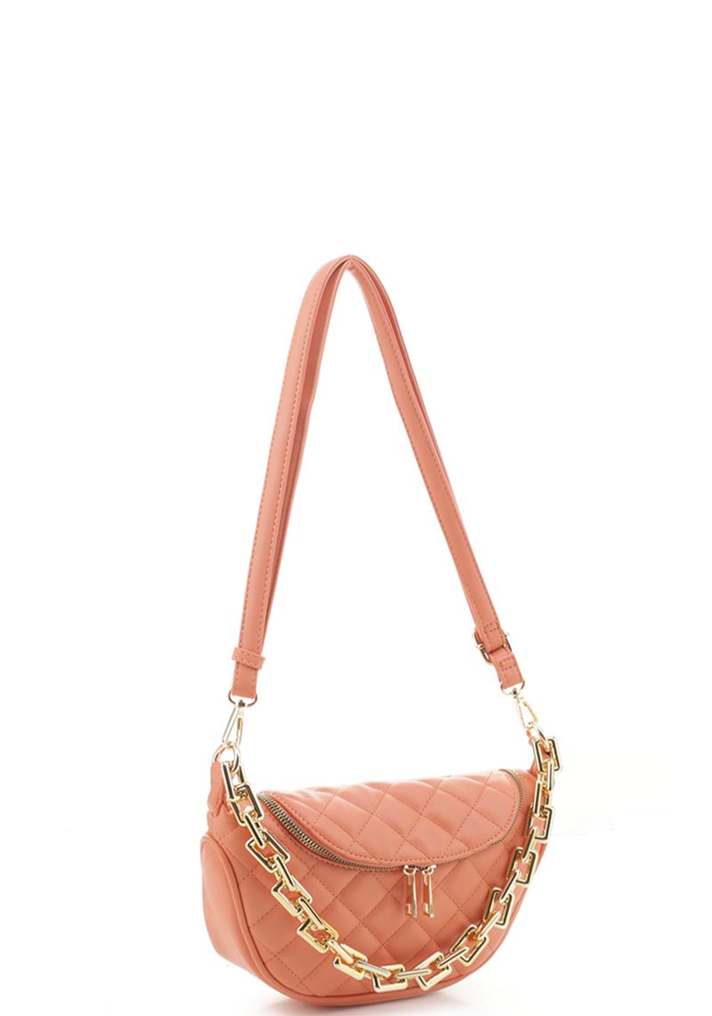 OVAL QUILT CHAIN LINK SHOULDER BAG