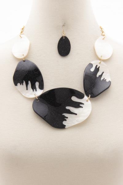 TWO TONE ORGANIC SHAPE LINK NECKLACE