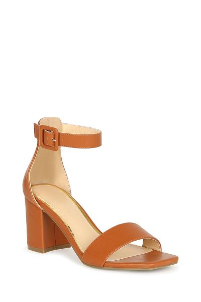 SMOOTH PLAIN BUCKLE CURVED HEEL