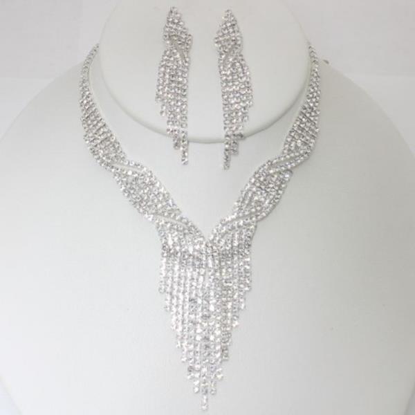 TWIST RHINESTONE DANGLE NECKLACE