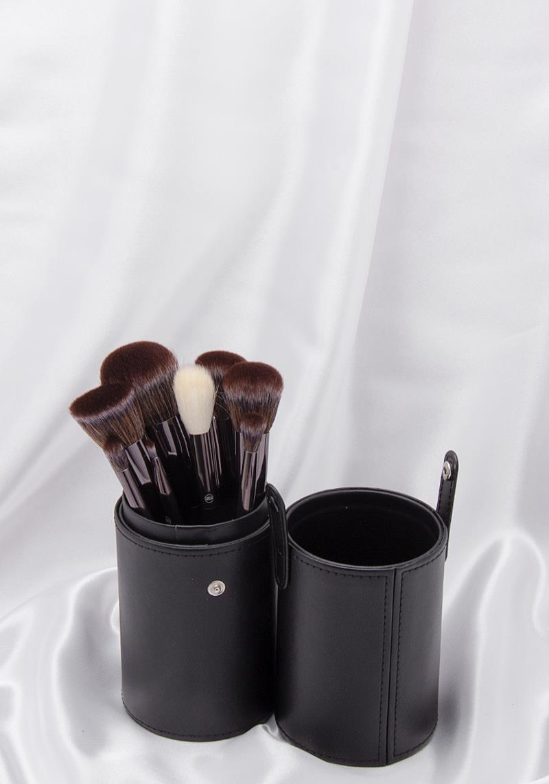 BITE THE BULLET 9 PC BRUSH SET
