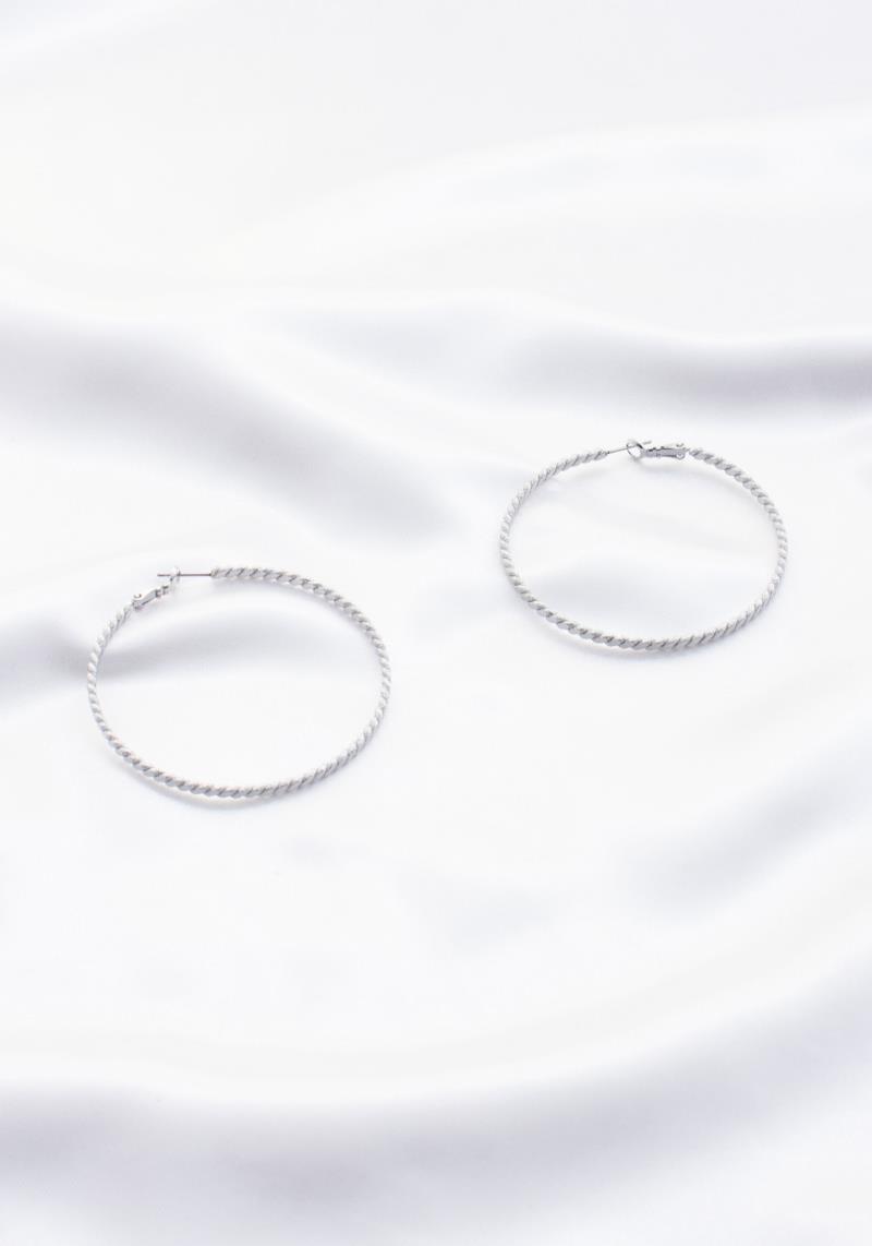 SODAJO TWISTED METAL HOOP EARRING