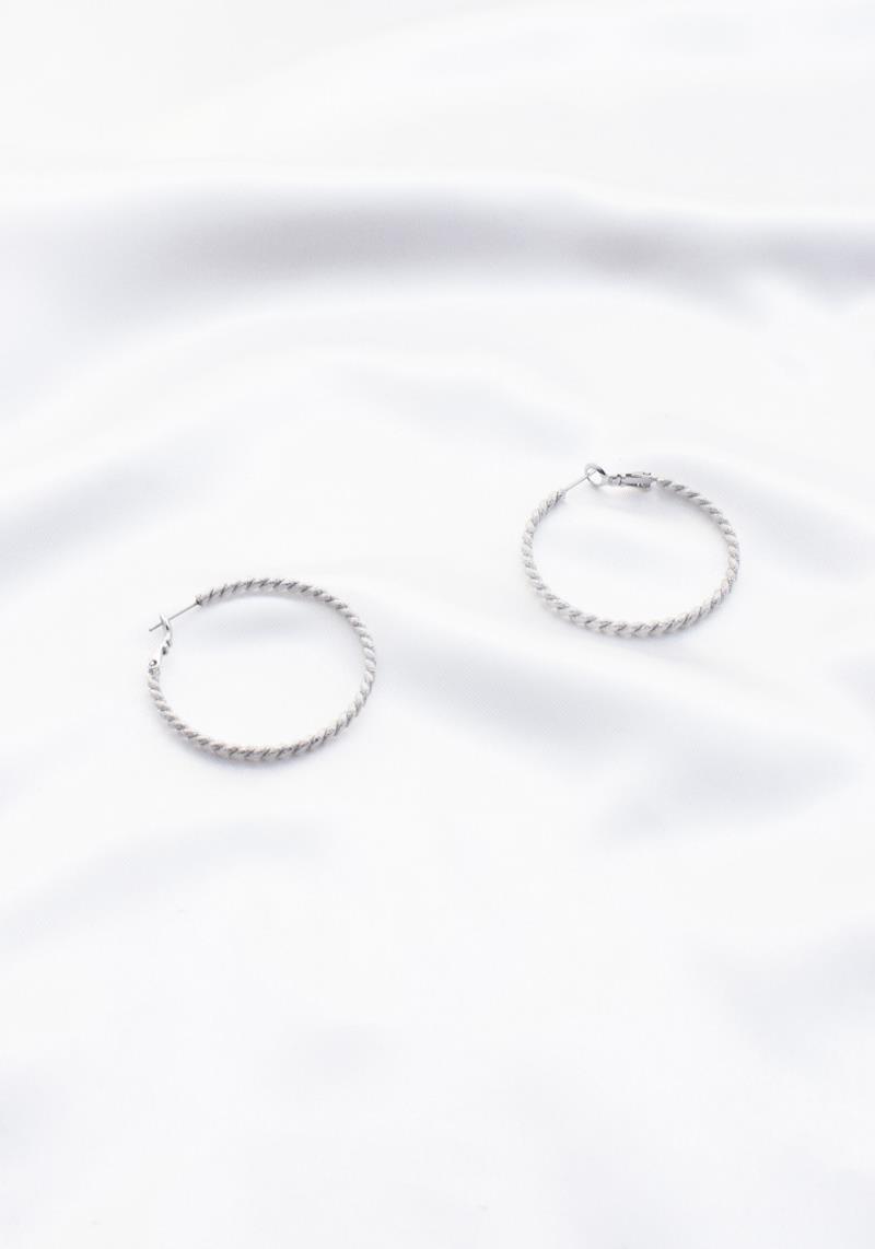 SODAJO TWISTED METAL HOOP EARRING