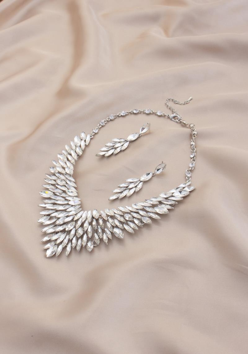 RHINESTONE NECKLACE