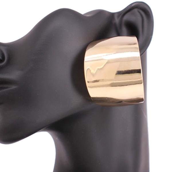 WIDE METAL HOOP EARRING
