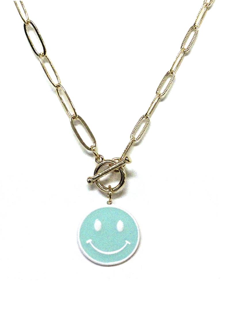 HAPPY FACE PENDANT NECKLACE