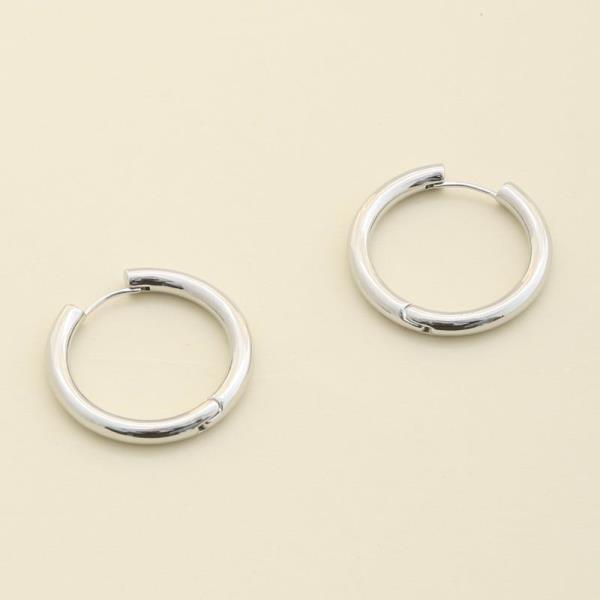 SOLID METAL HOOP EARRING