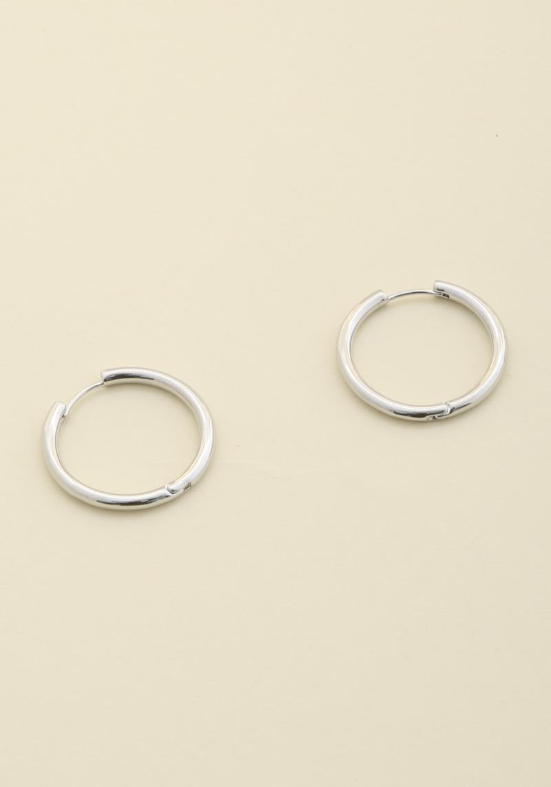 SOLID METAL HOOP EARRING