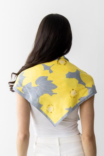 FLORAL PRINT SILKY SQUARE SCARF