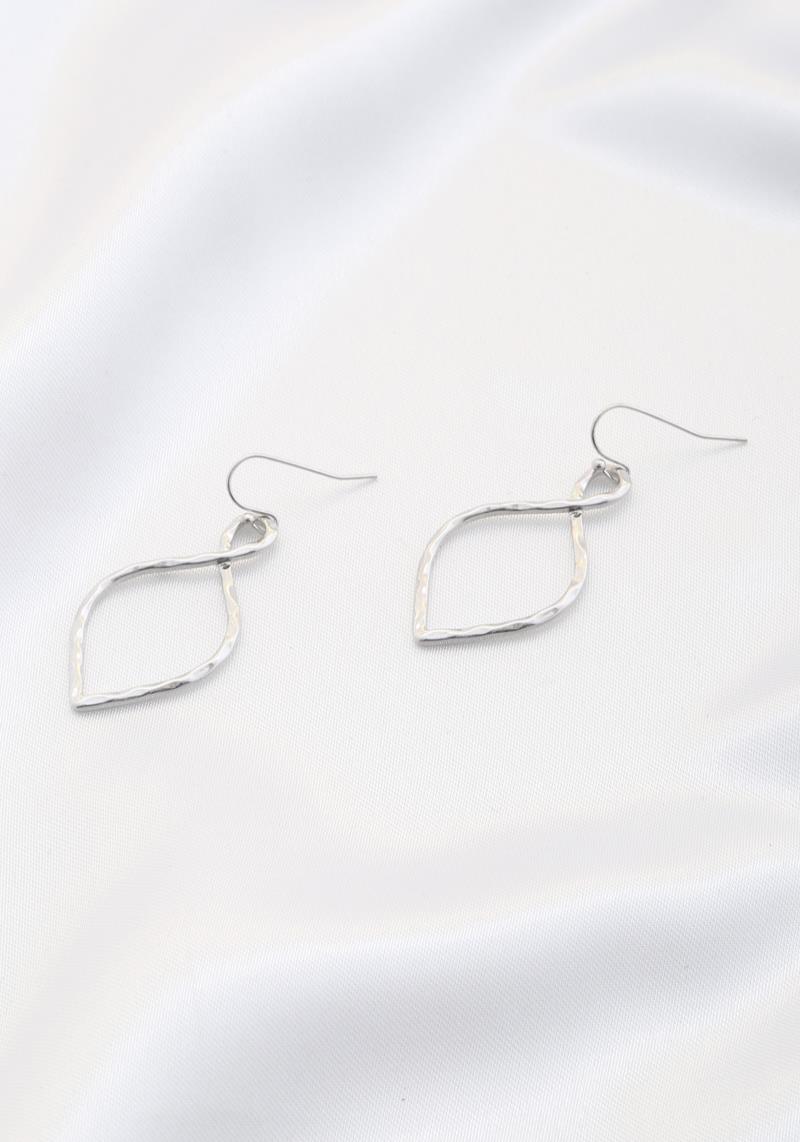 HAMMERED METAL POINTED OVAL DANGLE EARRING