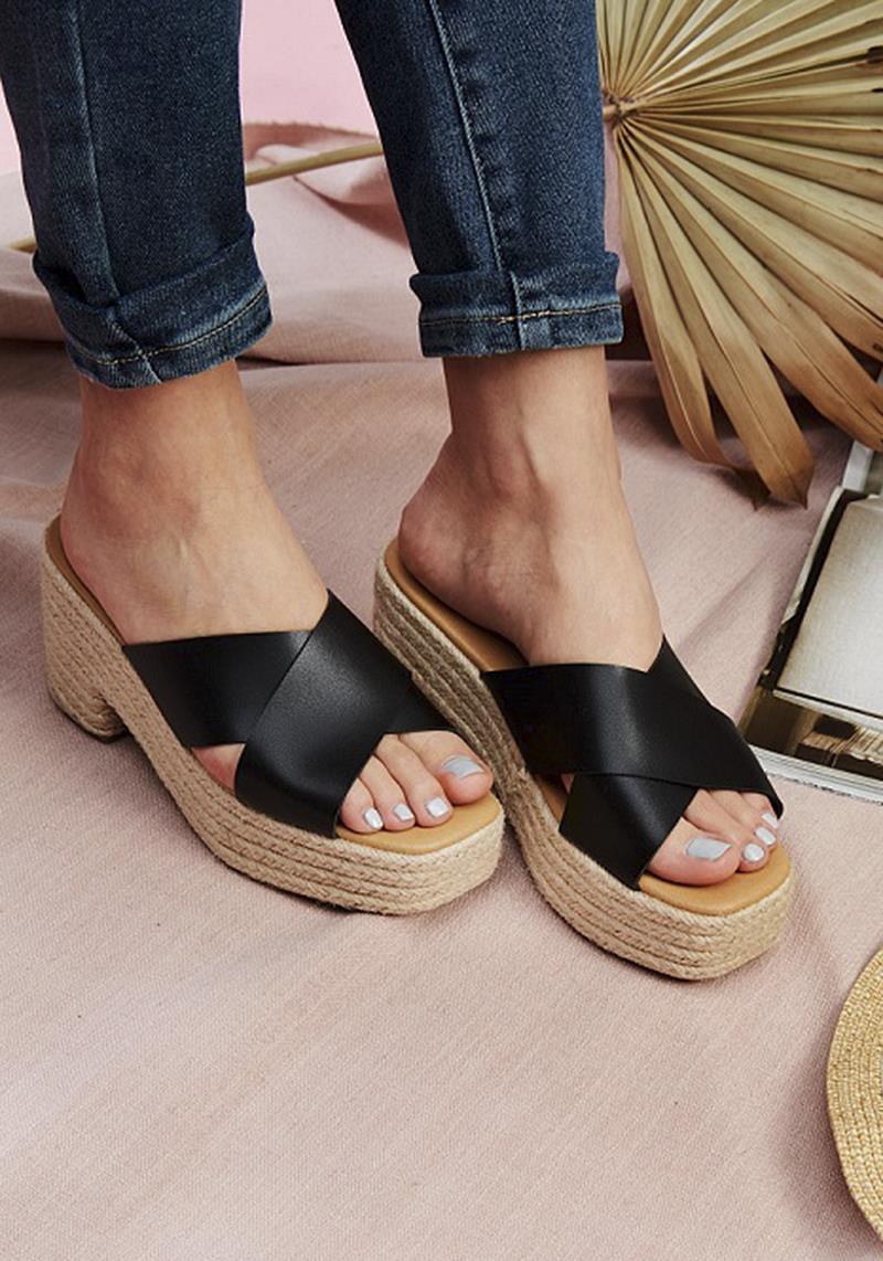 FASHION CROSSED STRAP SLIP STRAW THICK HEEL