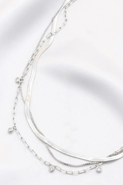 CRYSTAL FLAT SNAKE CHAIN LAYERED NECKLACE