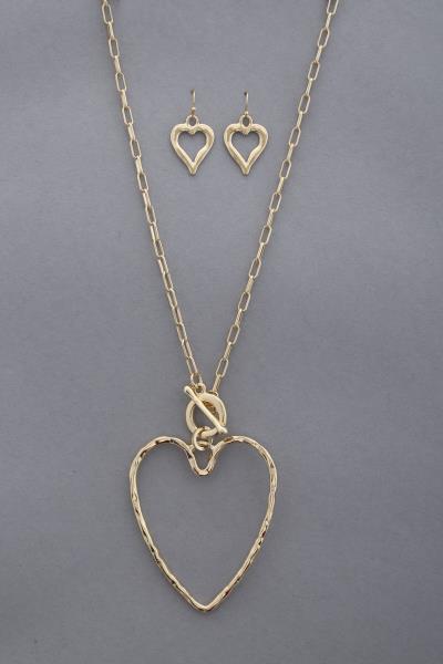 HAMMERED METAL HEART PENDANT NECKLACE