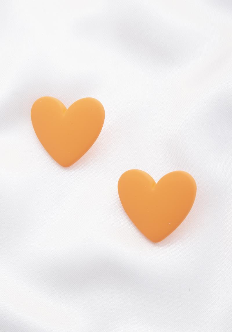 SMOOTH TEXTURE HEART EARRING