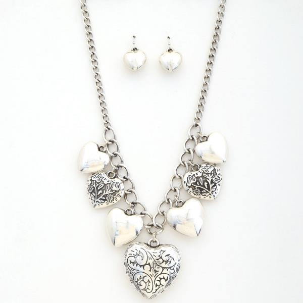 RODEO WESTERN FILIGREE PATTERN HEART LINK NECKLACE