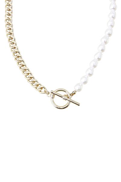 CHAIN N PEARL TOGGLE NECKLACE