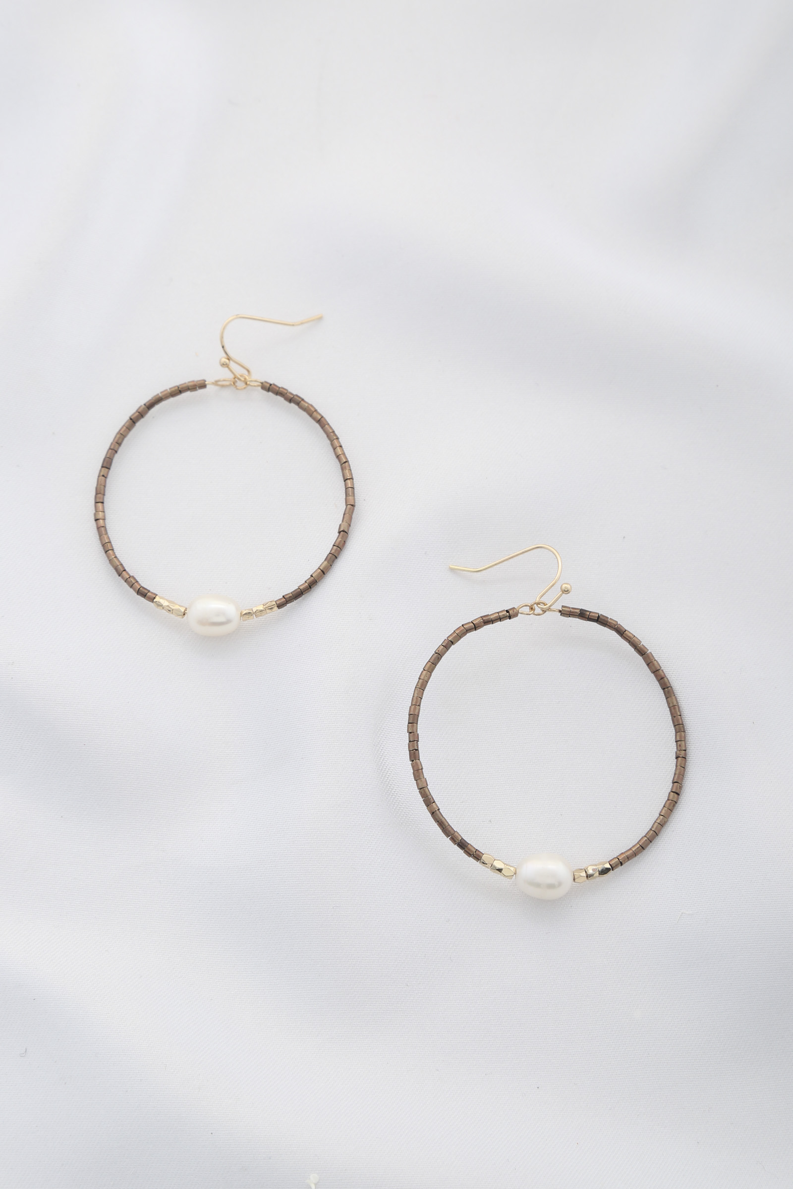 PEAL BEADED ROUND DANGLE EARRING