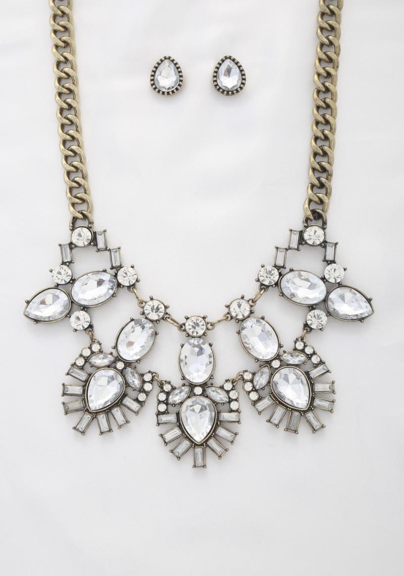 CRYSTAL STATEMENT NECKLACE