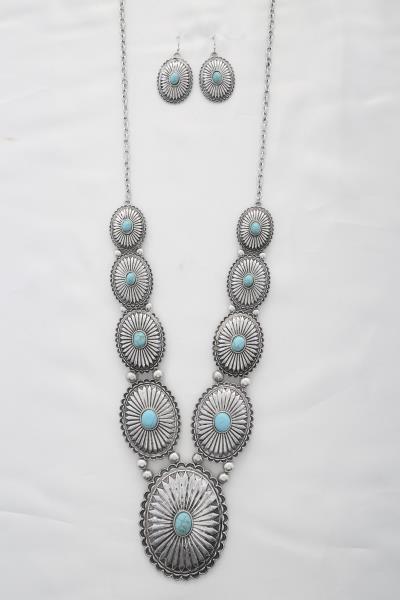 RODEO WESTERN OVAL CONCHO LAYERED NECKLACE