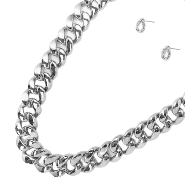 CURB LINK NECKLACE