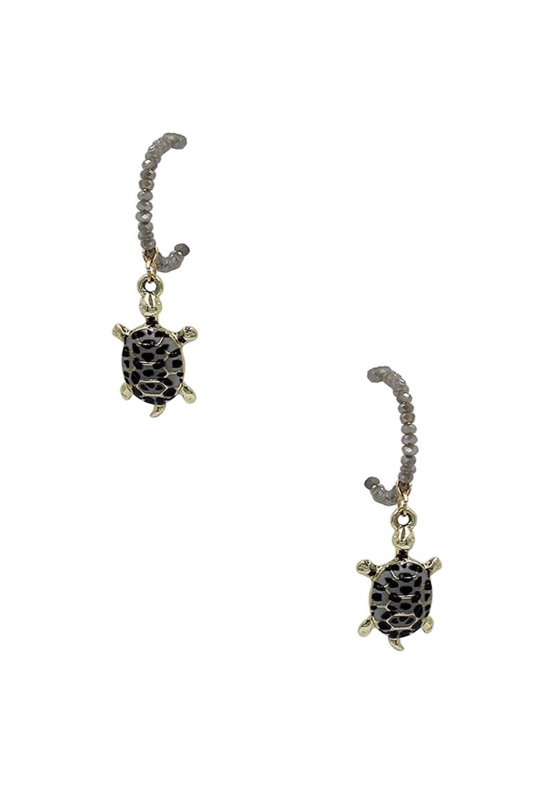 TURTLE GLASS BEAD HOOP EARRING