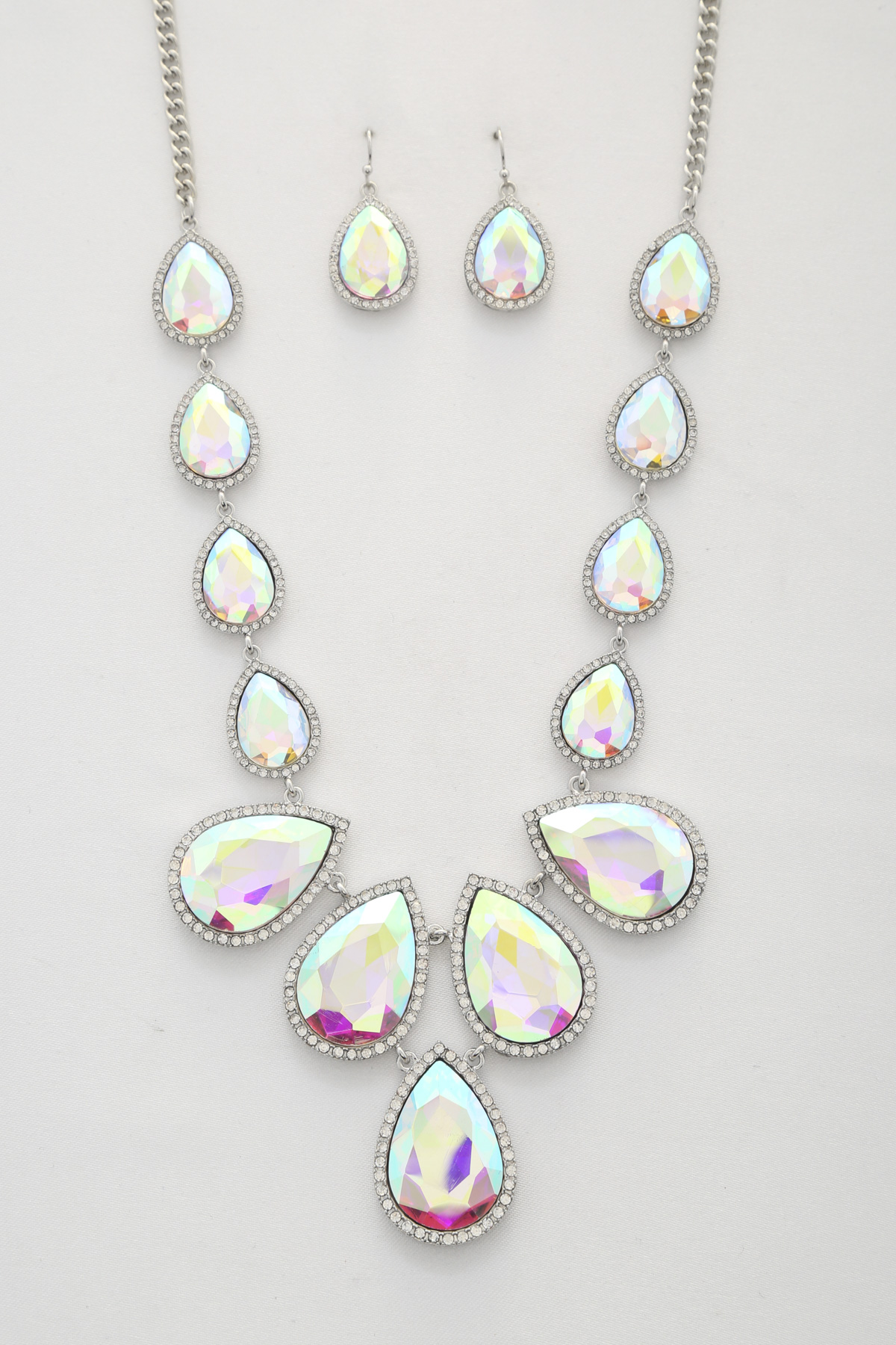 TEARDROP CRYSTAL NECKLACE