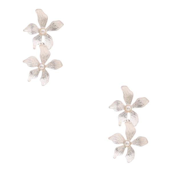 DOUBLE METAL FLOWER PERAL BEAD POST DANGLE EARRING