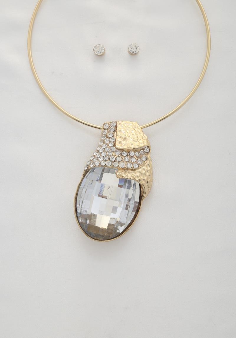 CRYSTAL PENDANT METAL NECKLACE