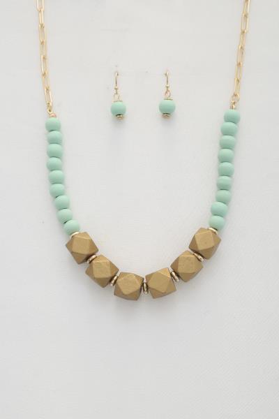 WOOD CUBE BEADED NECKLACE