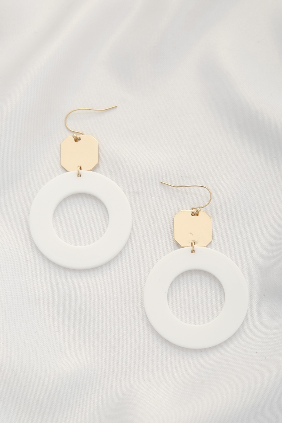 HEXAGON SHAPE ROUND DANGLE EARRING