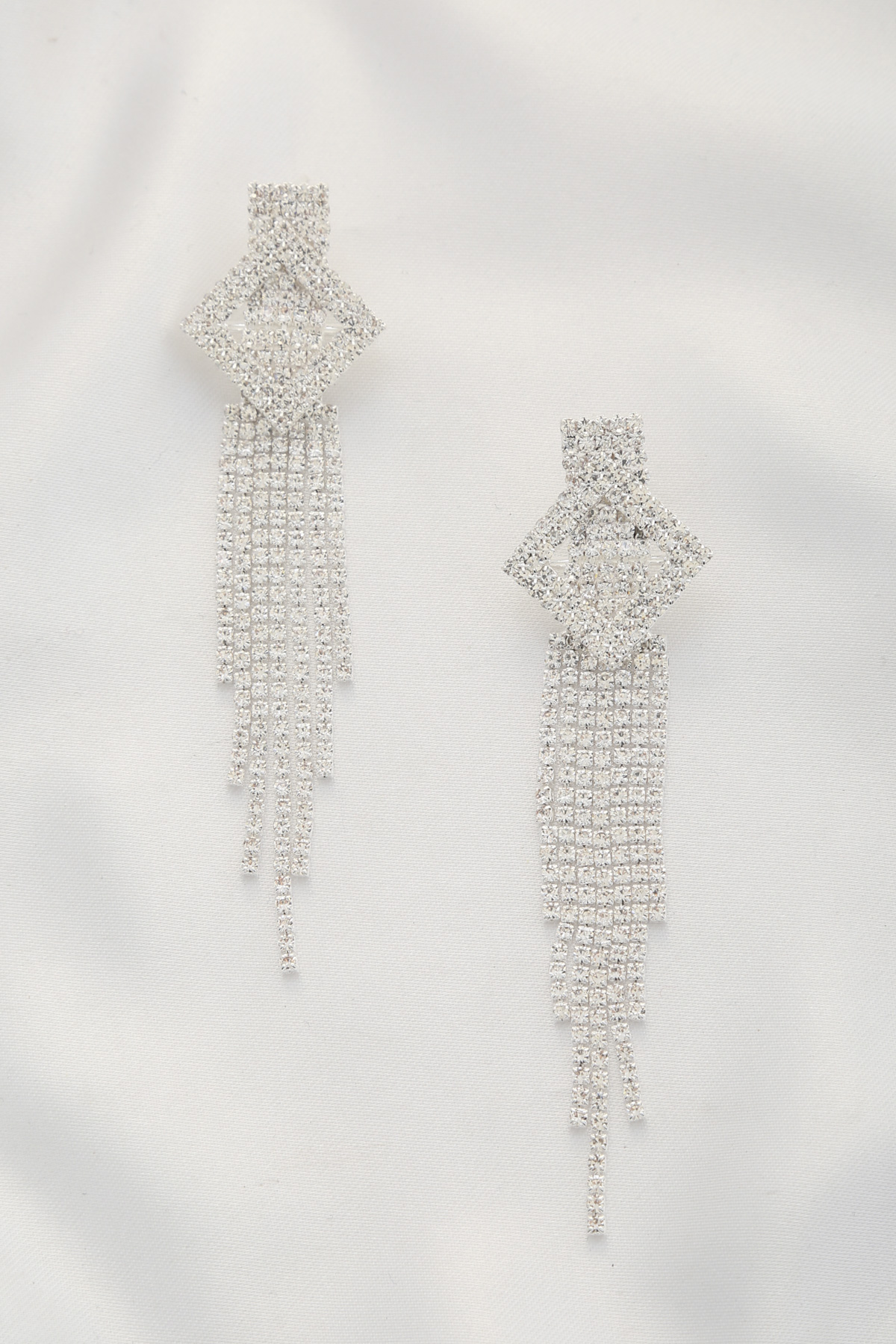 RHINESTONE DANGLE EARRING