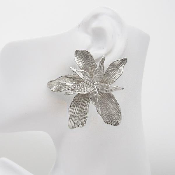 FLOWER METAL EARRING